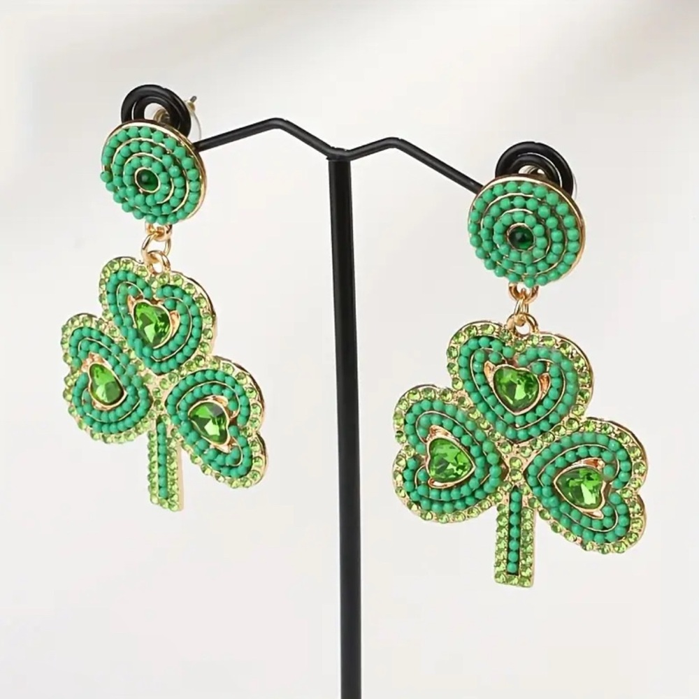 NEW Elegant Green Clover Earrings for St Patricks Day - Picture 5 of 5